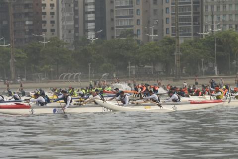 Largada será na Praia da Aparecida. Foto: Ivan Storti/ divulgação Largada da Volta à Ilha de Santo Amaro. #Paratodosverem