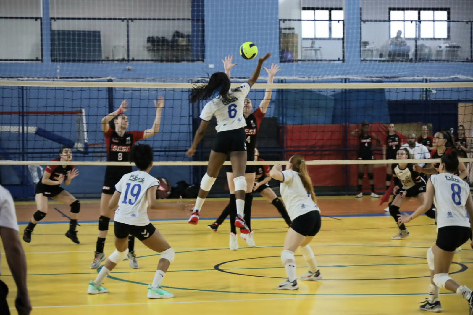 Vôlei feminino de Santos é ouro nos Jogos Abertos e forma a tríplice coroa