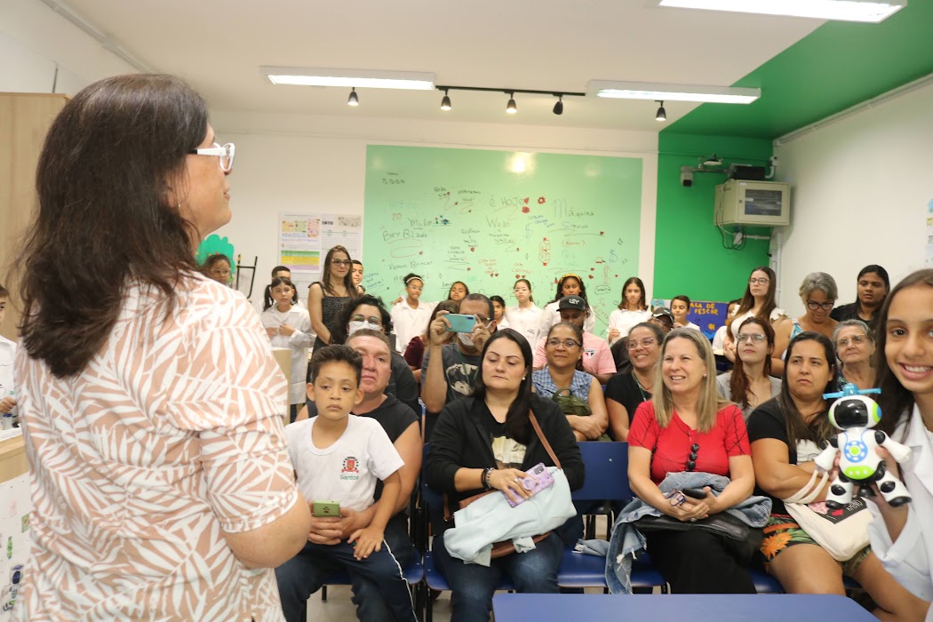 Alunos da rede municipal de Santos mostram talento com jogos, robótica e  programação