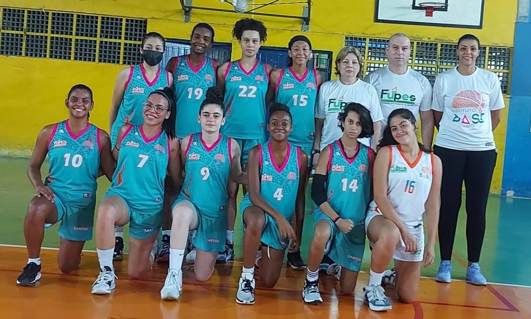 Equipe feminina de Santos é campeã da Nova Copa de Basquete