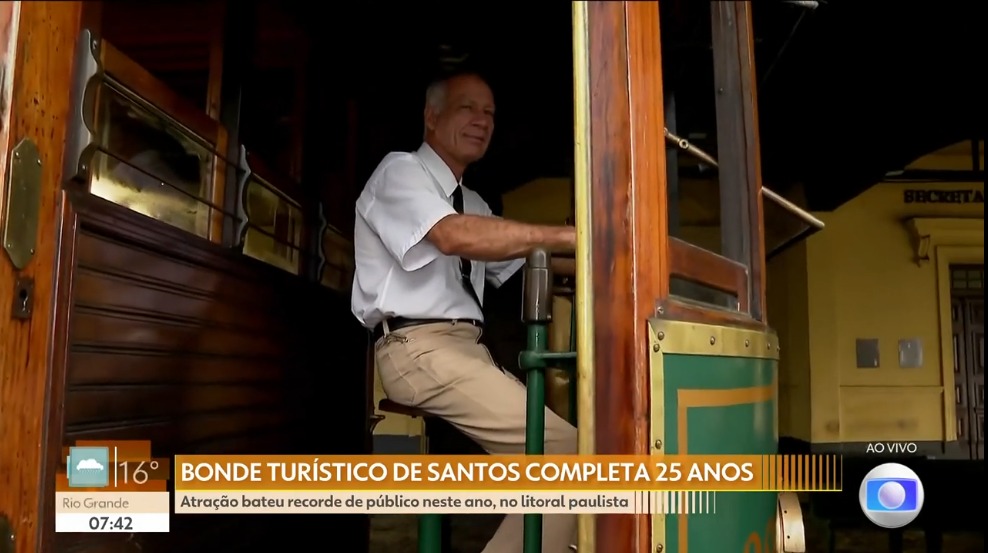 Santos inicia remoção de detritos com ecoboats para preservar os oceanos.