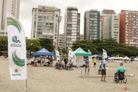 visão geral da caravana na areia #paratodosverem