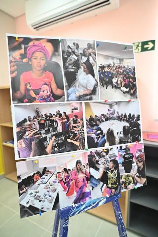 painel com fotos de ações na casa da mulher #paratodosverem 