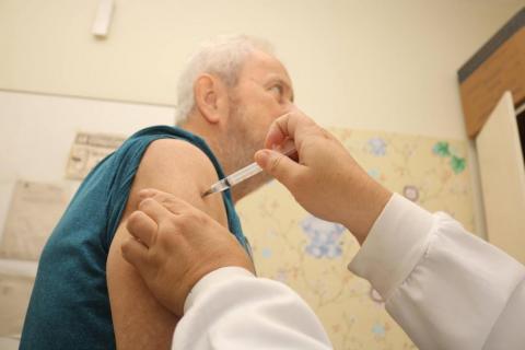 Imagem de vacinação. #Paratodosverem