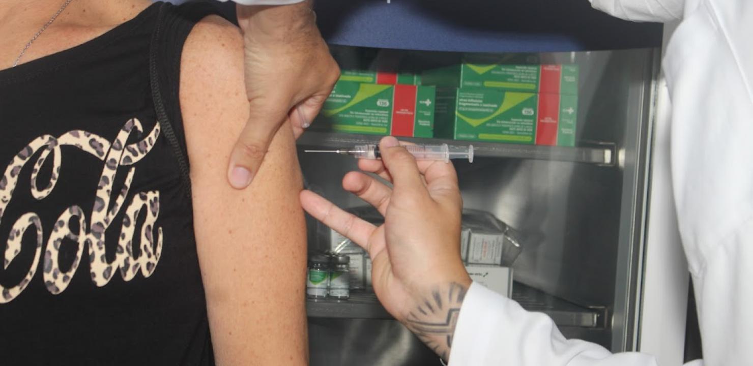 Vacina de gripe em Santos: multivacinação neste sábado 27 com foco no frio