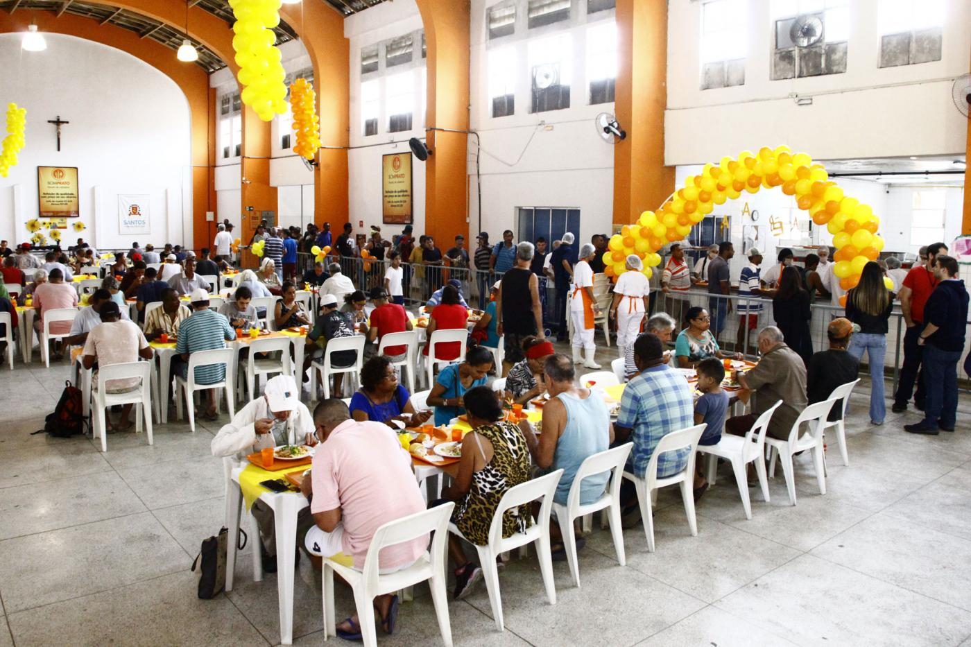 Bom Prato Mercado celebra 14 anos e chega a 5,7 milhões de refeições  servidas | Prefeitura de Santos
