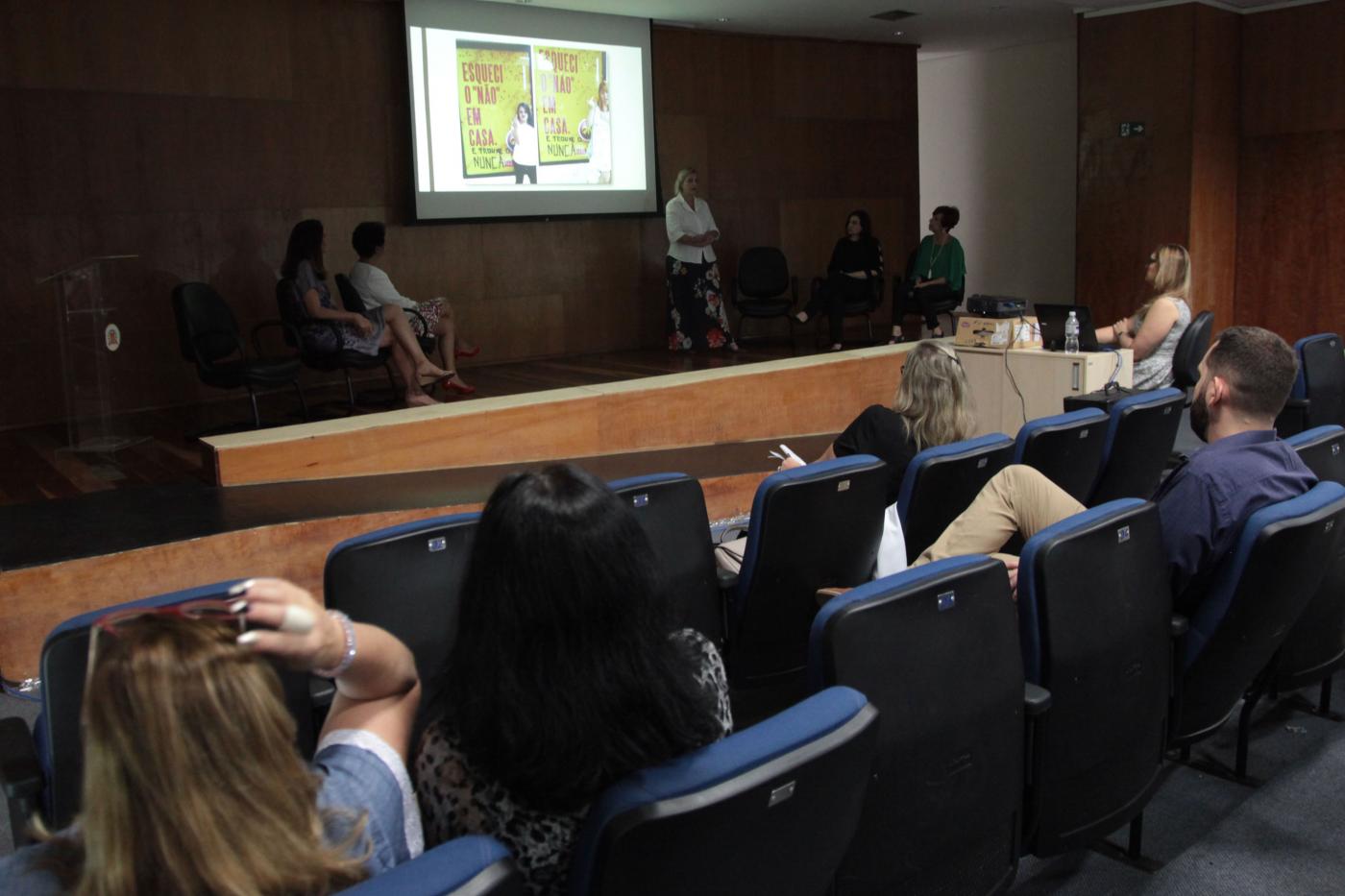 Contexto: debate sobre padrões de corpos femininos quase absolve