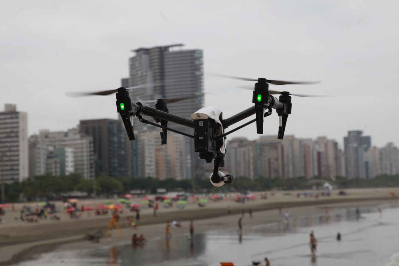 Drone vai ajudar a identificar criadouros do mosquito da dengue em Santos |  Prefeitura de Santos