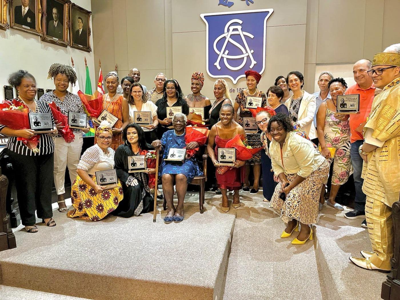 Prêmio Dandara, em Santos, homenageia mulheres de destaque em diversos ...