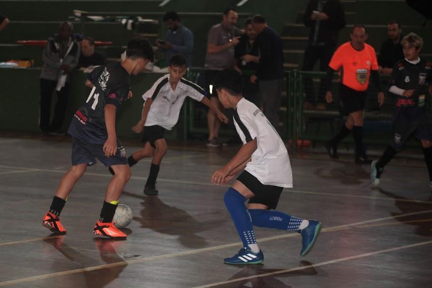 Prefeitura entrega premiação da 11ª Copa de Futsal de Escolas