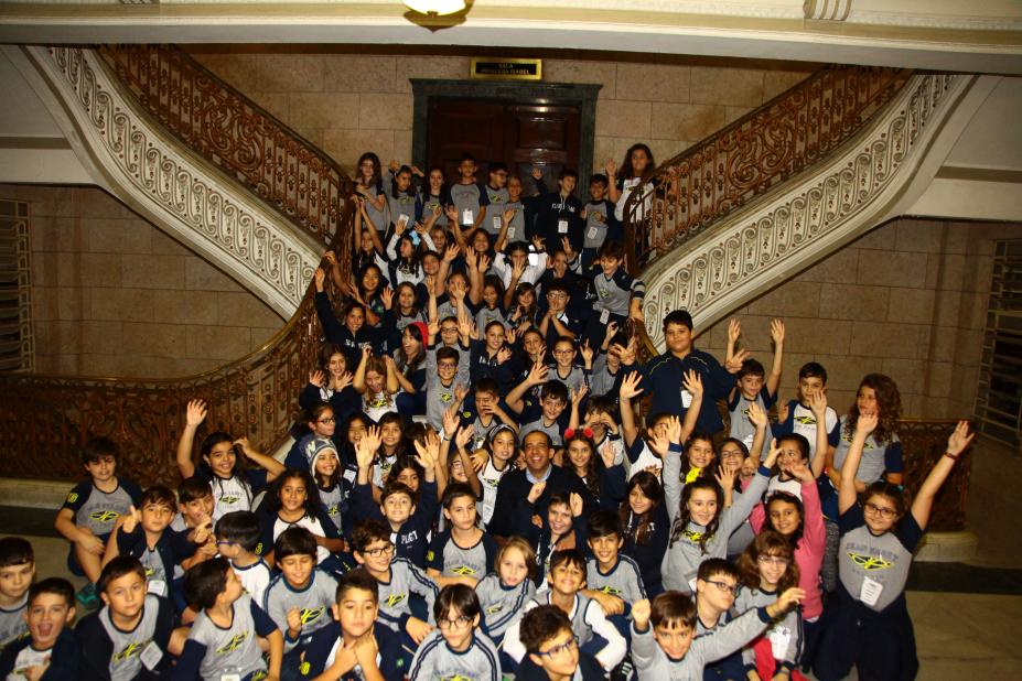 Grupo de alunos da escola Jean Piaget visita o Paço Municipal