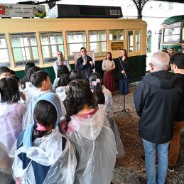 Santos celebra 26 anos da Linha Turística do Bonde com novo veículo e homenagens
